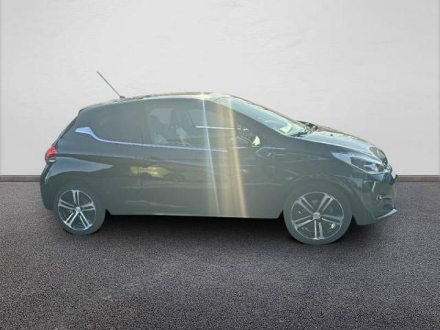 Peugeot 208 image 2