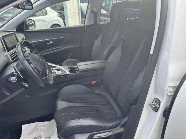Peugeot 3008 image 2