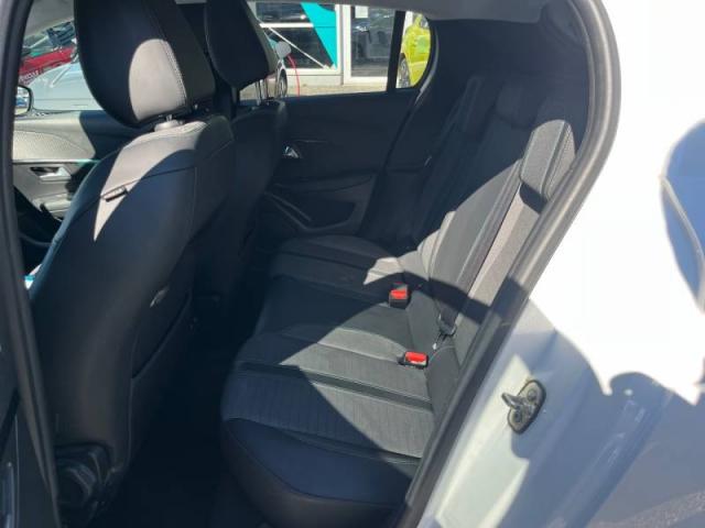 Peugeot 208 image 6
