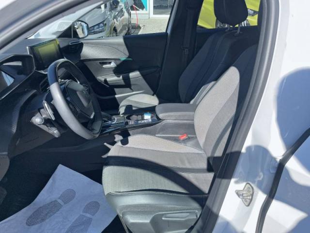 Peugeot 208 image 5