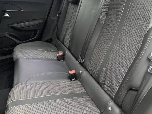 Peugeot 2008 image 8
