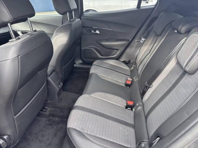 Peugeot 2008 image 8