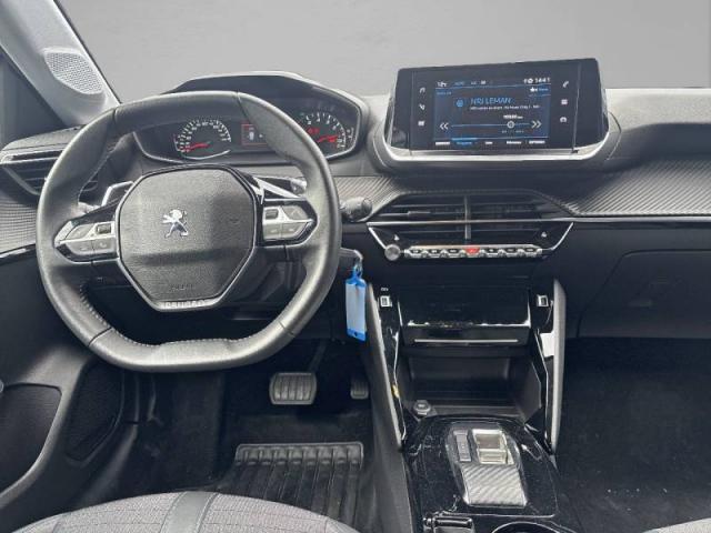 Peugeot 208 image 8