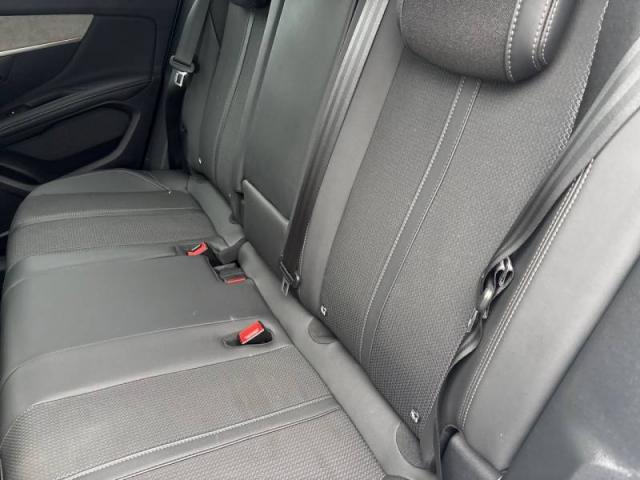 Peugeot 3008 image 2