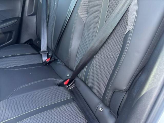 Peugeot 2008 image 8