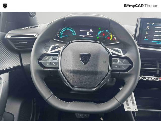 Peugeot 2008 image 1