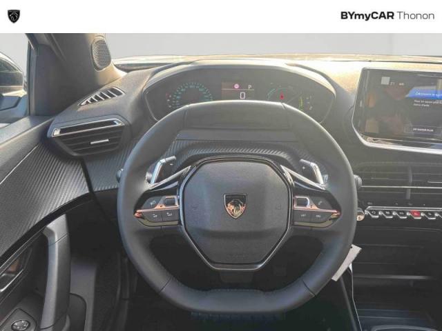 Peugeot 2008 image 8