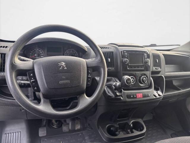 Peugeot Boxer image 2