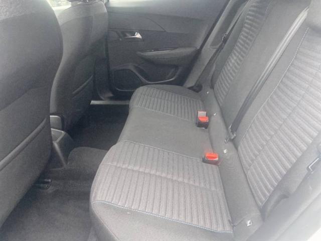 Peugeot 2008 image 8