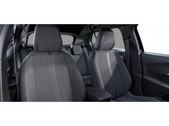 Peugeot 2008 image 2