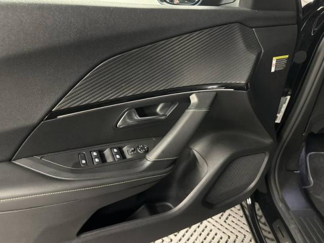 Peugeot 2008 image 2