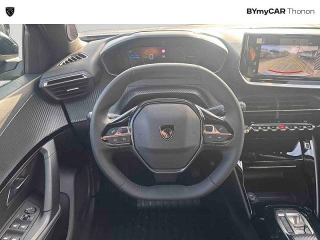 Peugeot 2008 image 3