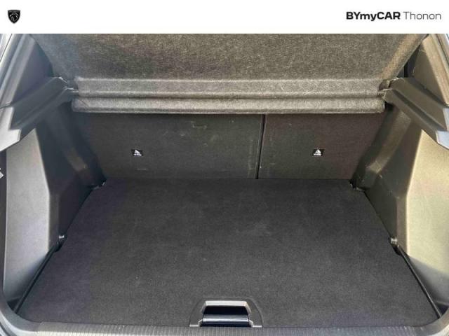 Peugeot 2008 image 8