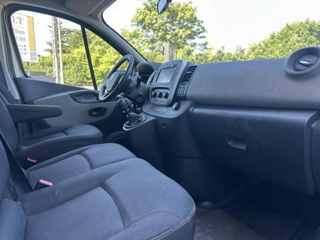 Renault Trafic image 1