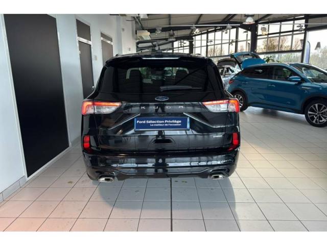 Ford Kuga image 1