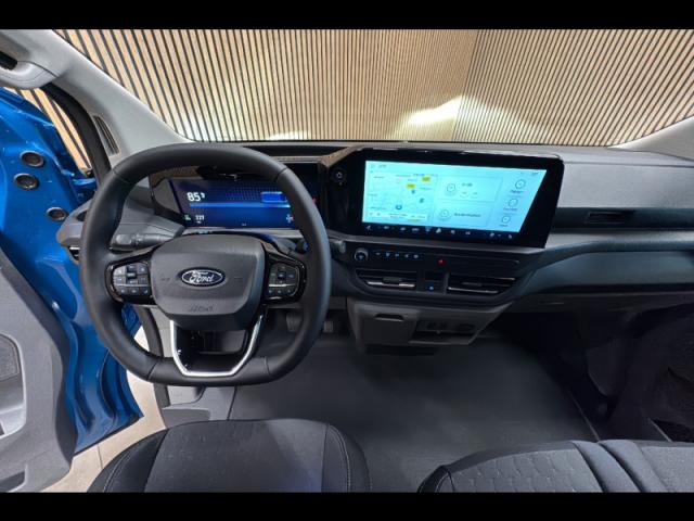 Ford Transit image 8