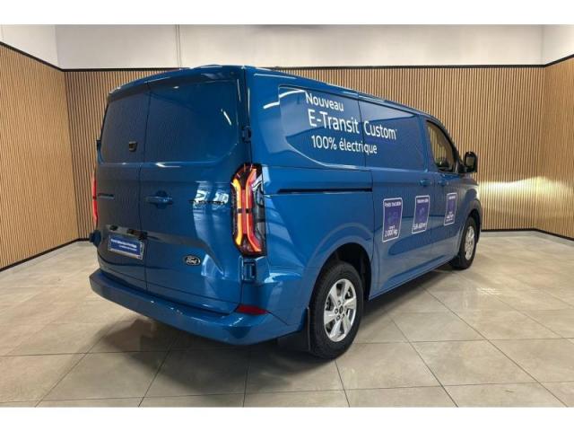 Ford Transit image 2