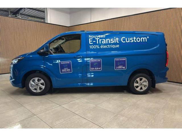 Ford Transit image 6