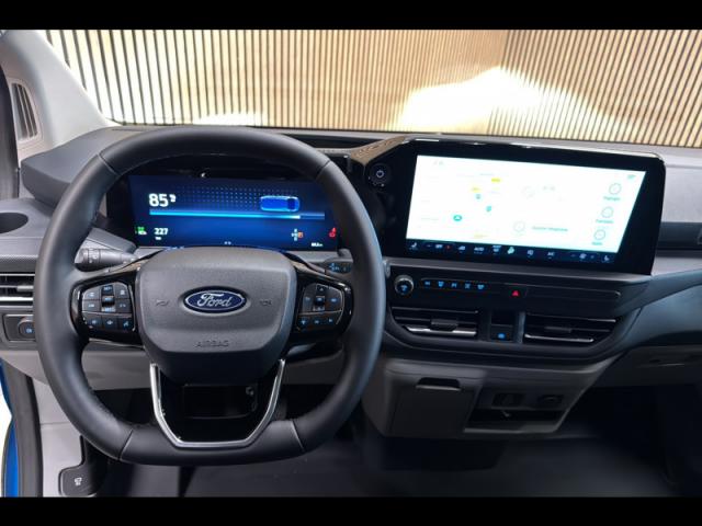 Ford Transit image 3