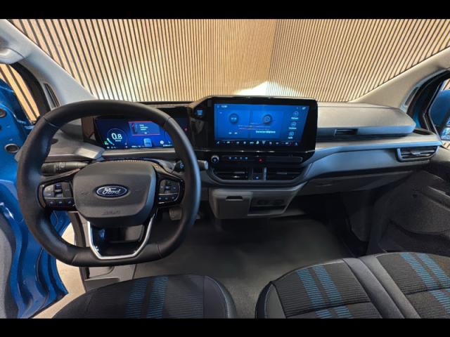 Ford Transit image 8