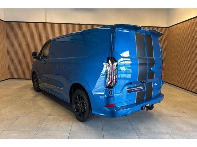 Ford Transit image 4
