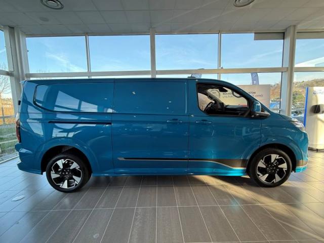 Ford Transit image 1