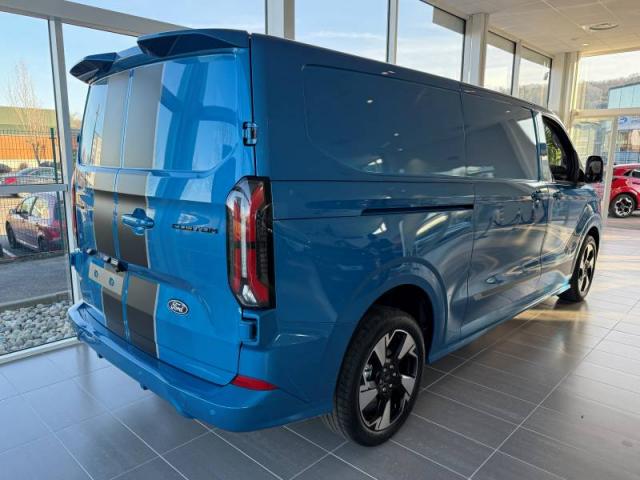 Ford Transit image 3
