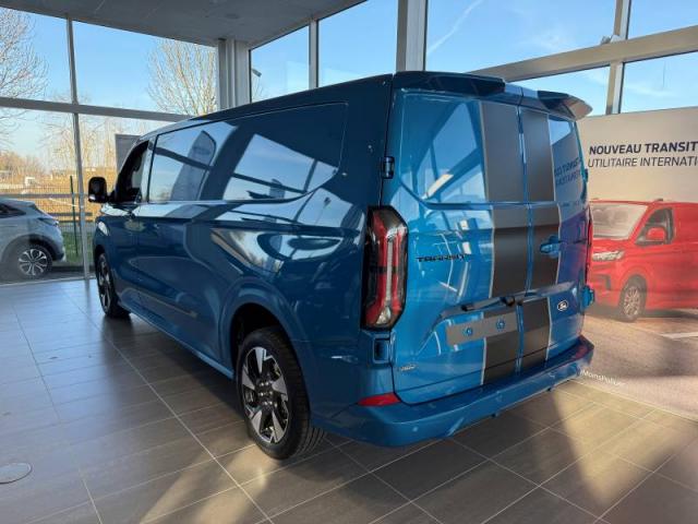 Ford Transit image 2
