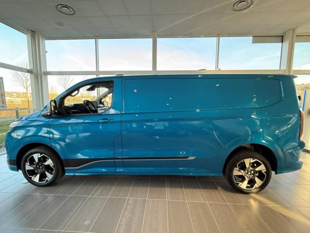 Ford Transit image 4