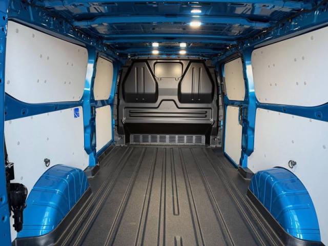 Ford Transit image 8