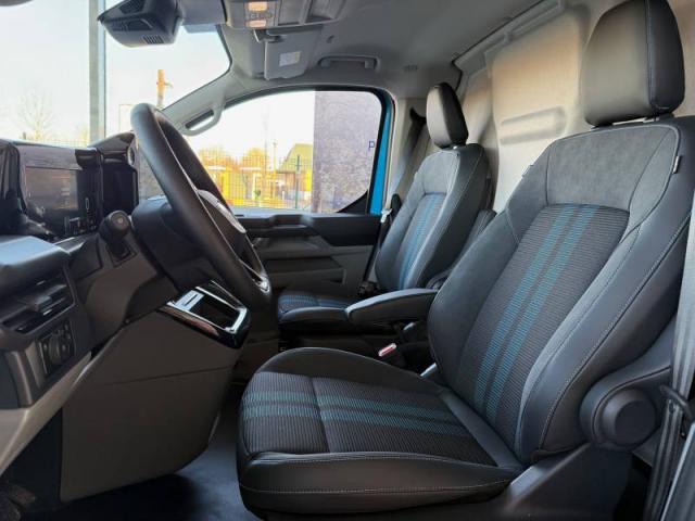 Ford Transit image 9