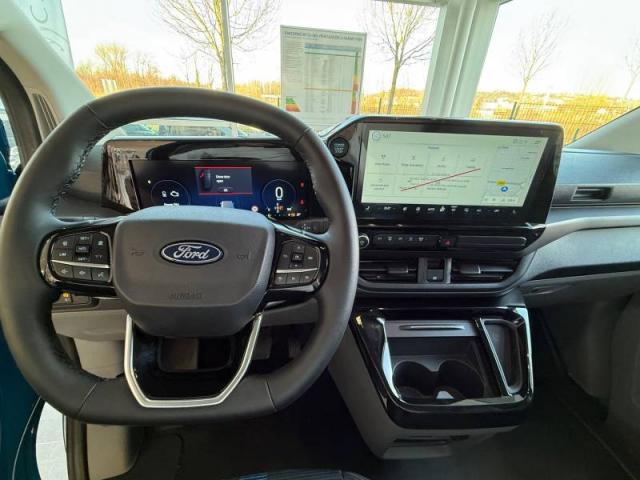 Ford Transit image 7