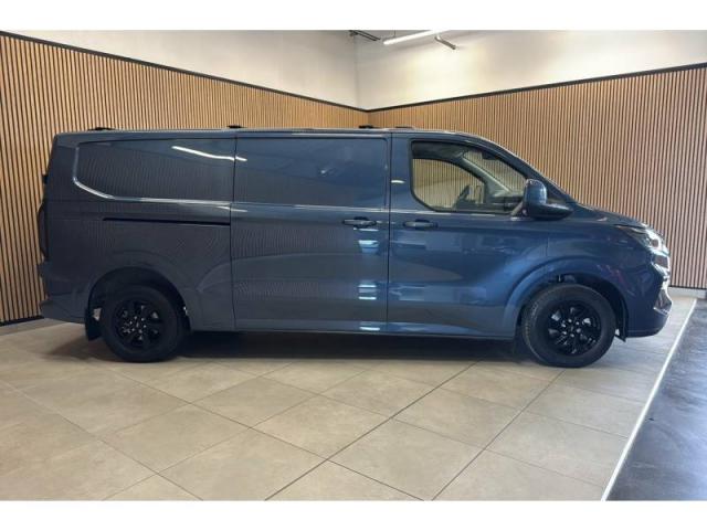 Ford Transit image 6