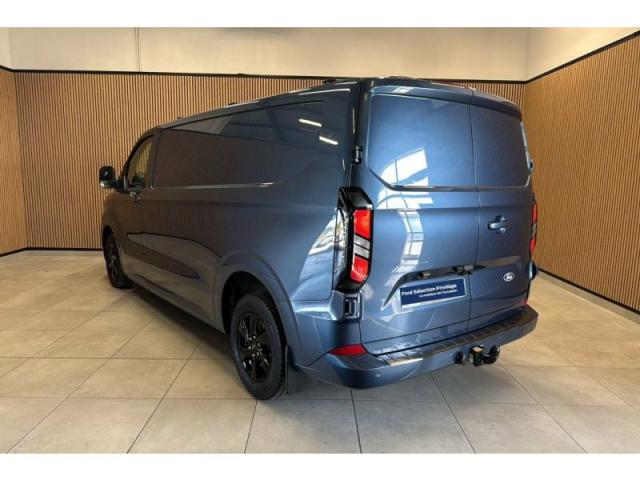 Ford Transit image 8