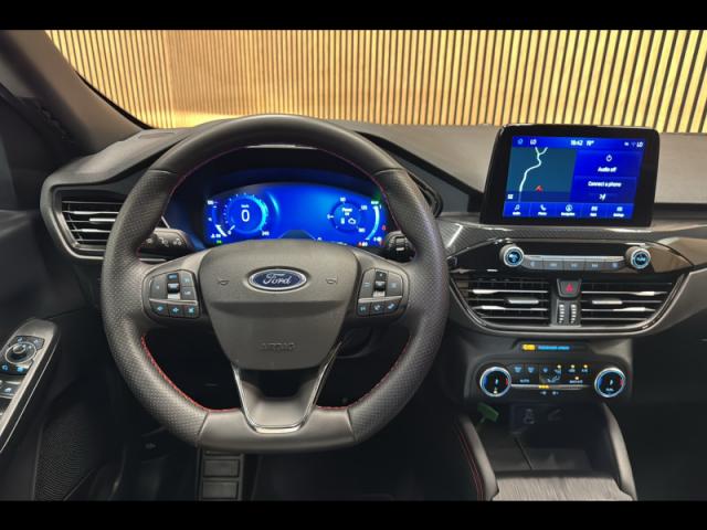 Ford Kuga image 3