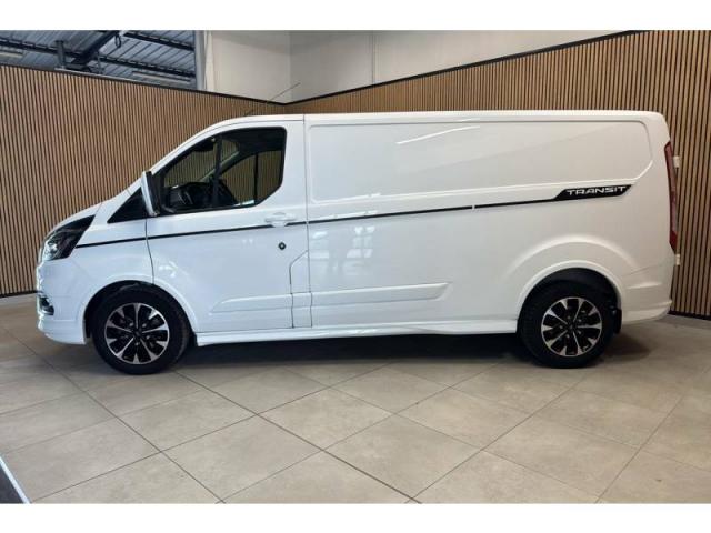 Ford Transit image 3