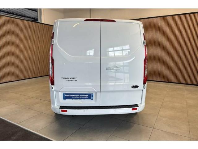 Ford Transit image 9