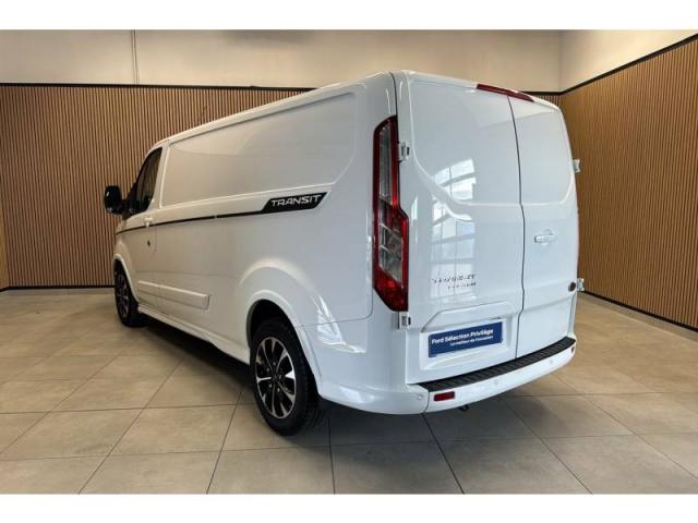 Ford Transit image 6