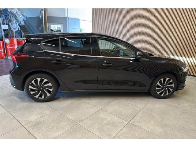 Ford Focus image 9