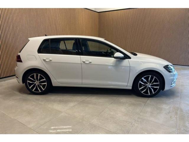 Volkswagen Golf image 9