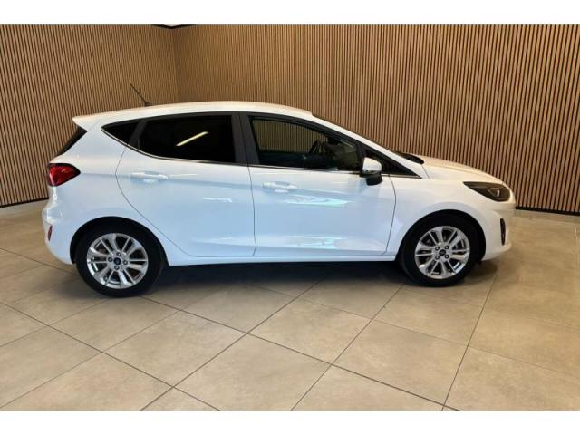 Ford Fiesta image 6