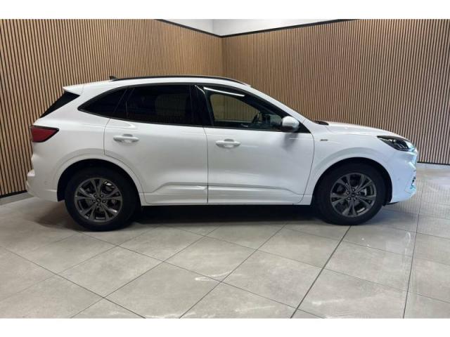 Ford Kuga image 7