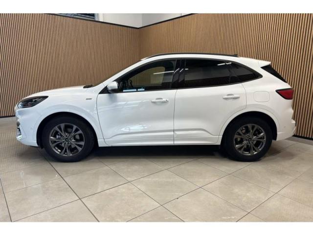 Ford Kuga image 2