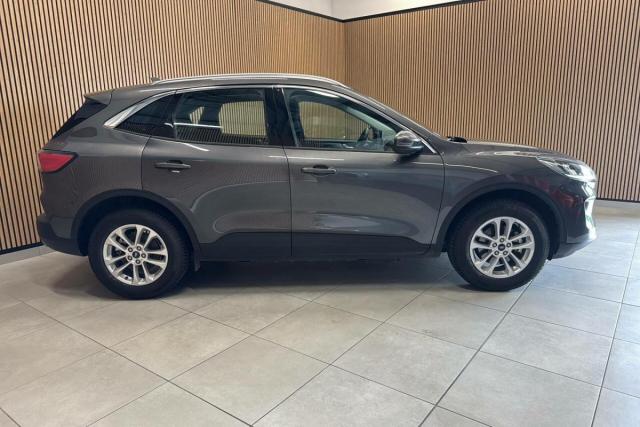 Ford Kuga image 4