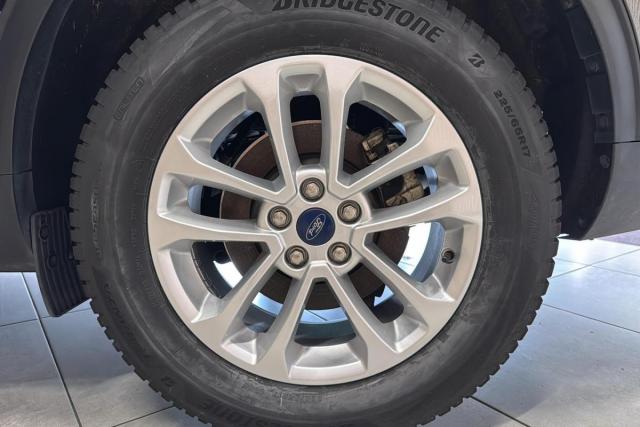 Ford Kuga image 6