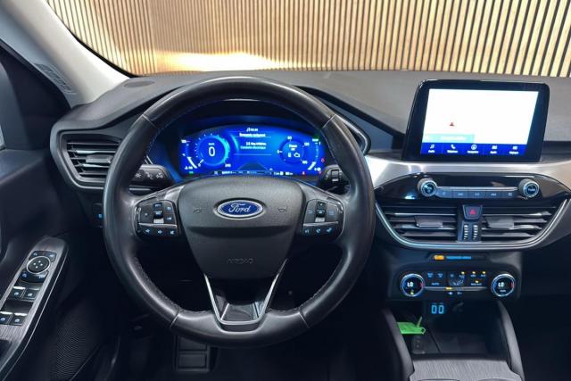 Ford Kuga image 1