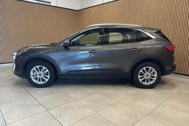 Ford Kuga image 3