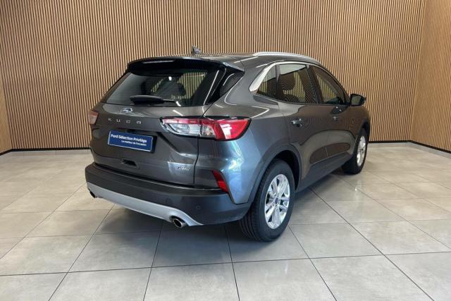 Ford Kuga image 8
