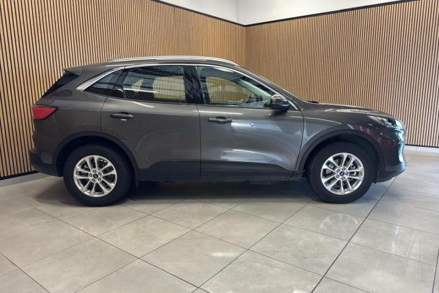 Ford Kuga image 6