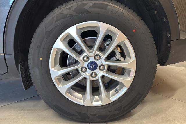 Ford Kuga image 7